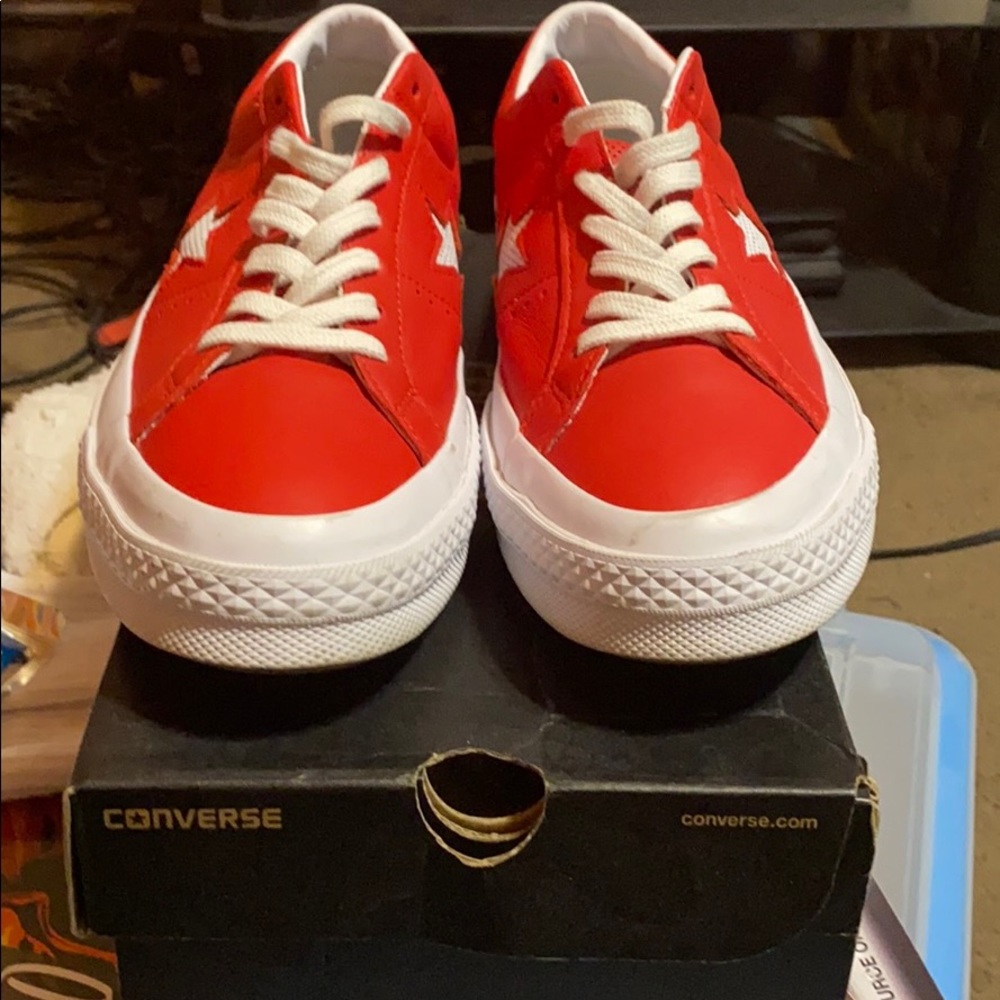 Worn twice still look new converse one star red
